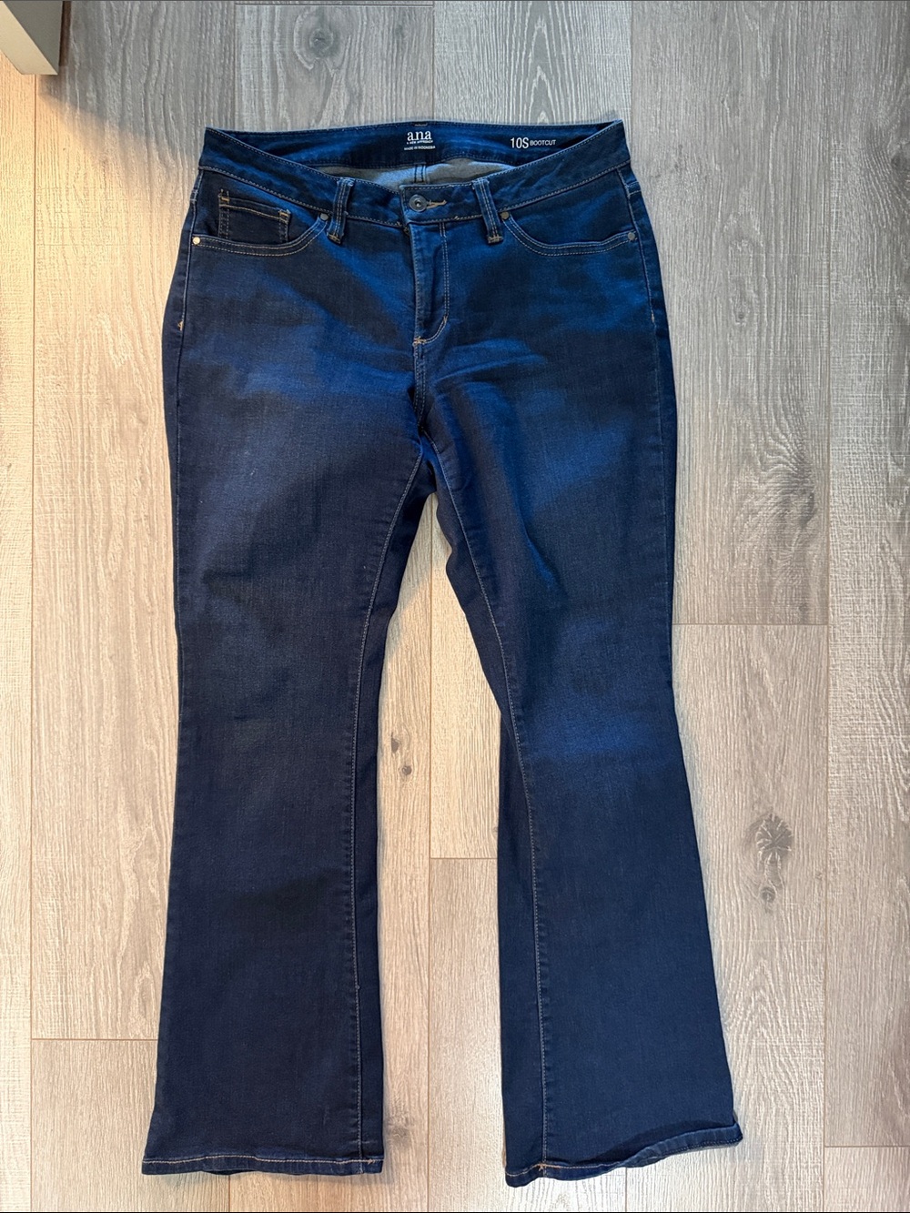 a.n.a Bootcut Curvy Jeans
